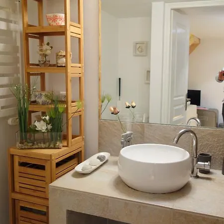 Riviera Charming Flat Old Town Νίκαια